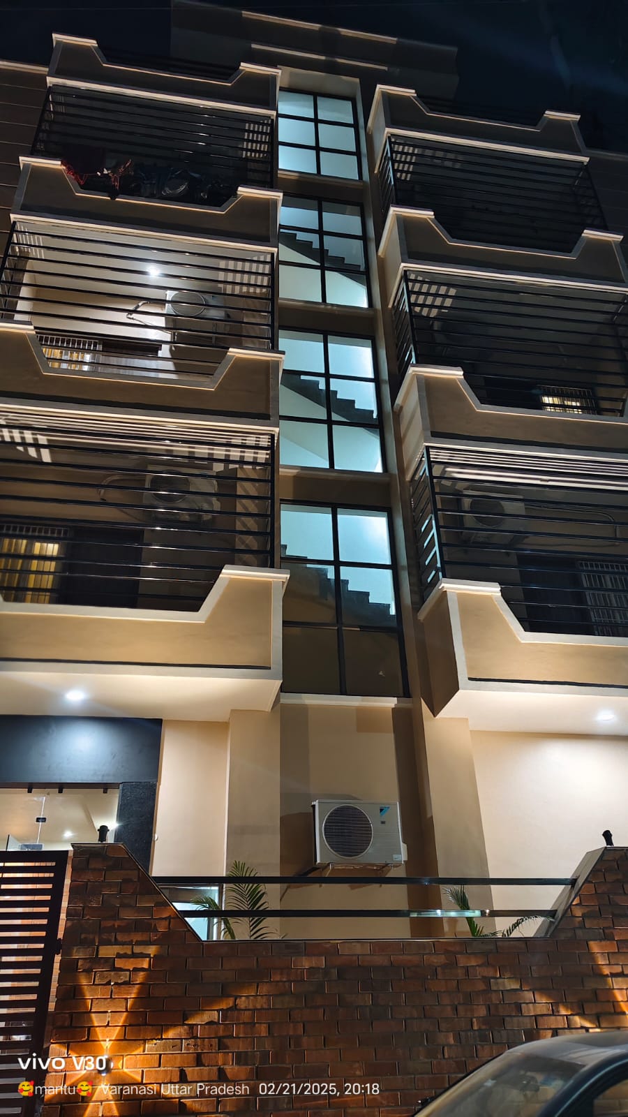 Atharv Kaashi Hotel