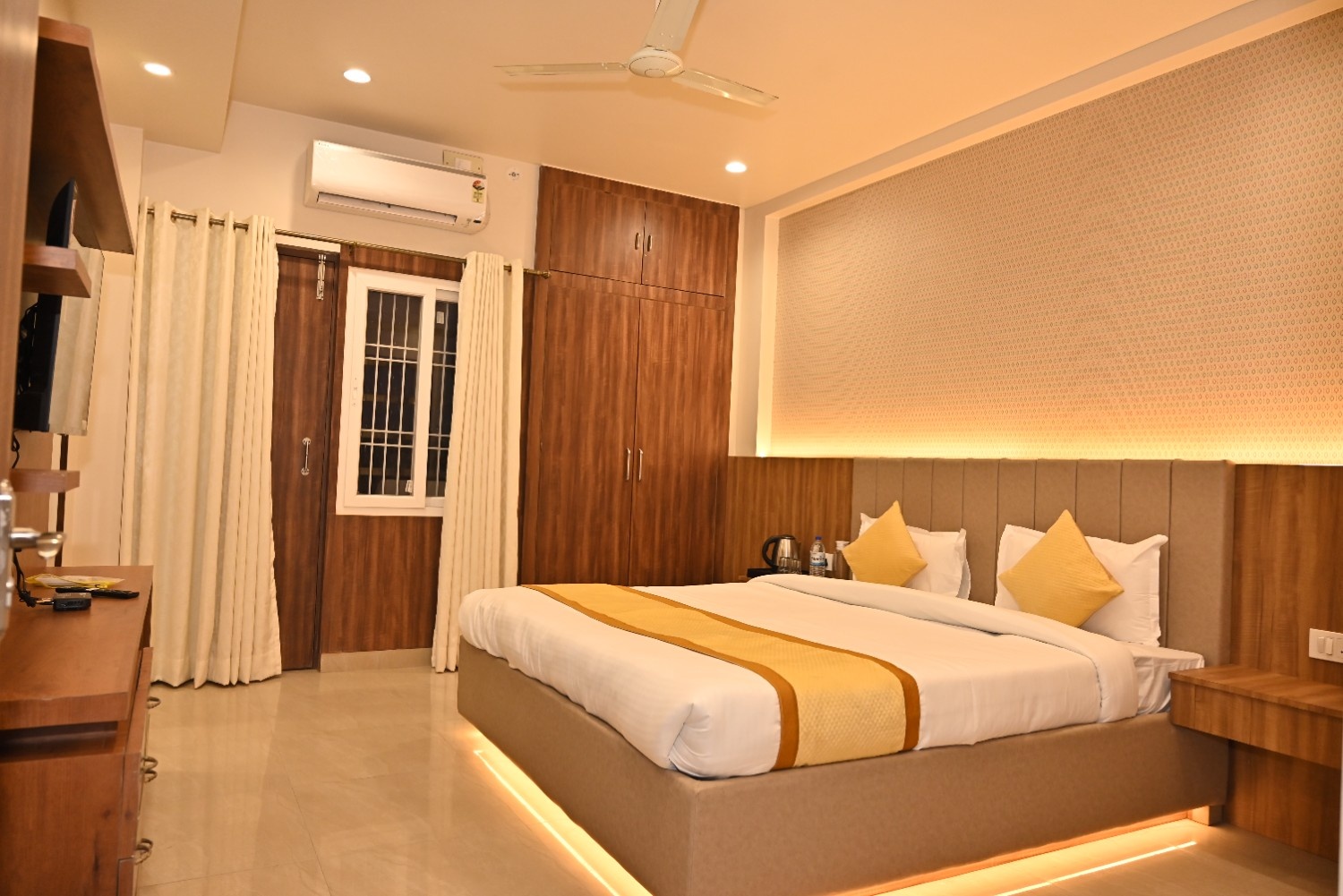 Triple Room