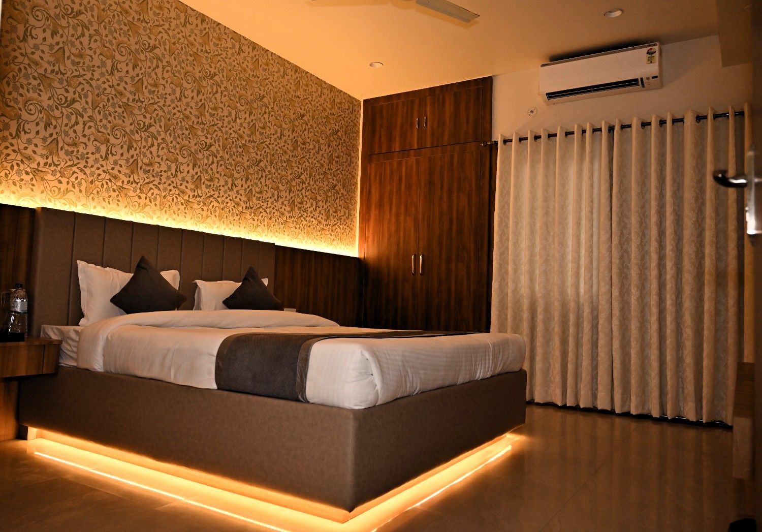 Studio Room